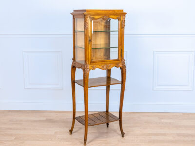 BN4A4504 Антикварна вітрина-етажерка в стилі Людовика XV
