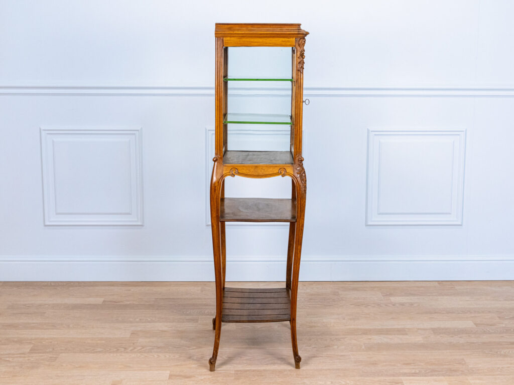 Антикварна вітрина-етажерка в стилі Людовика XV