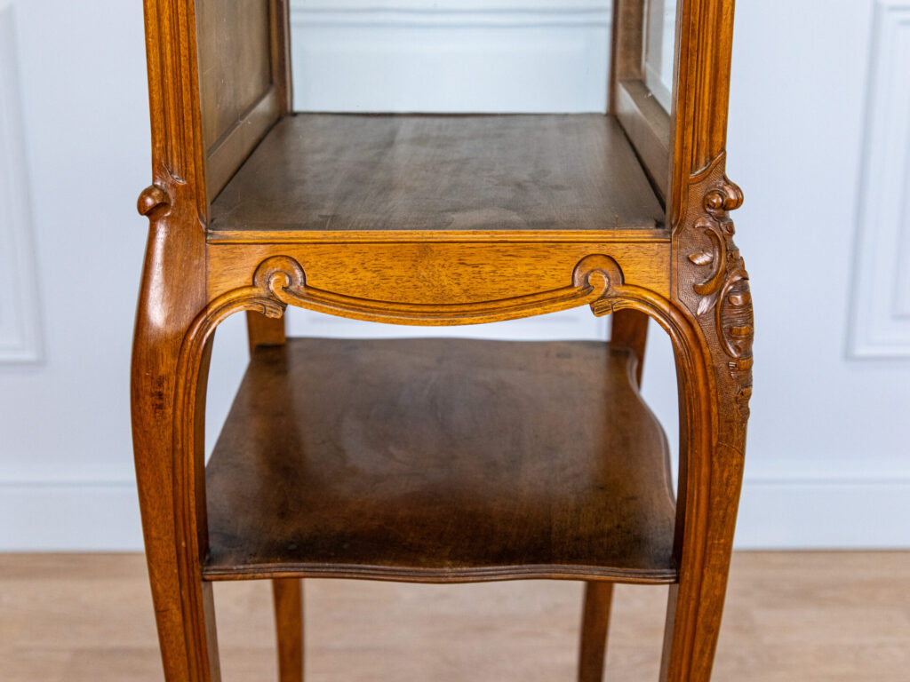 Антикварна вітрина-етажерка в стилі Людовика XV