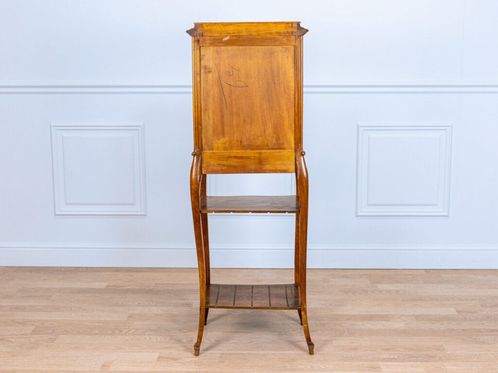 Антикварна вітрина-етажерка в стилі Людовика XV