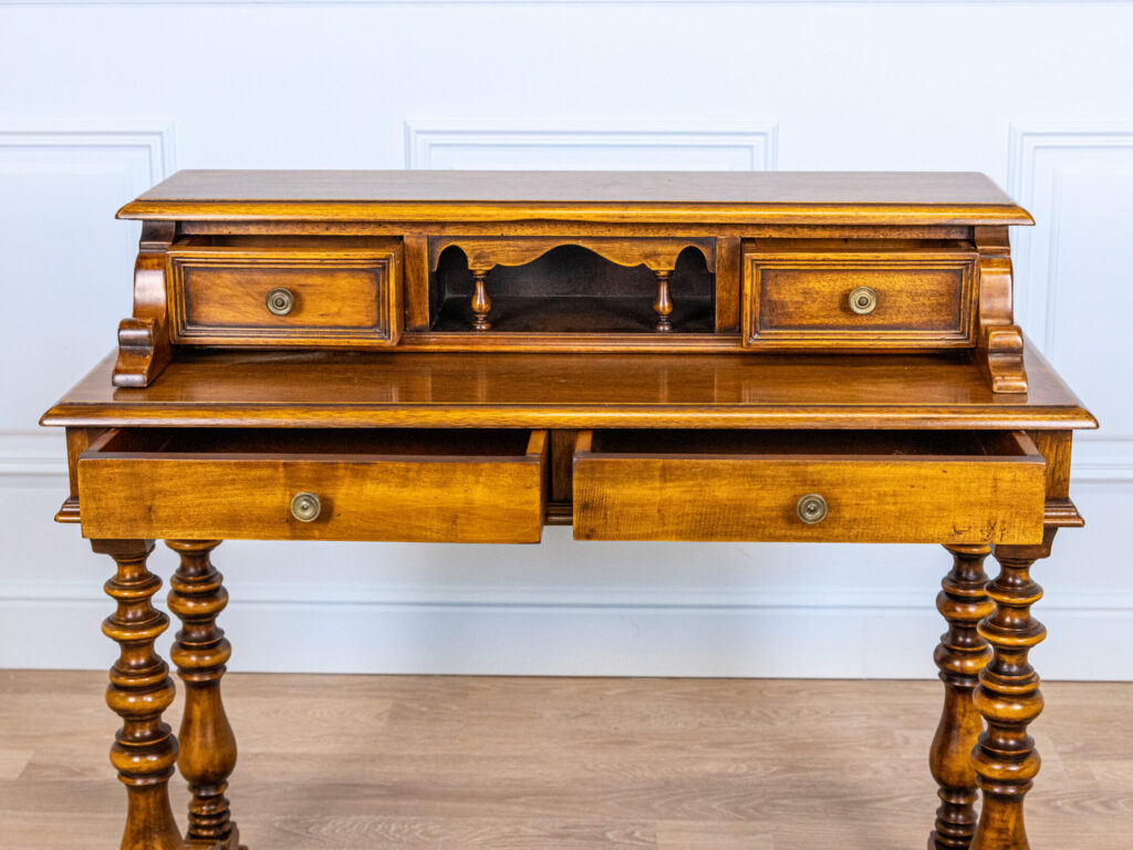 Антикварний стіл-секретер у стилі Неоренесансу