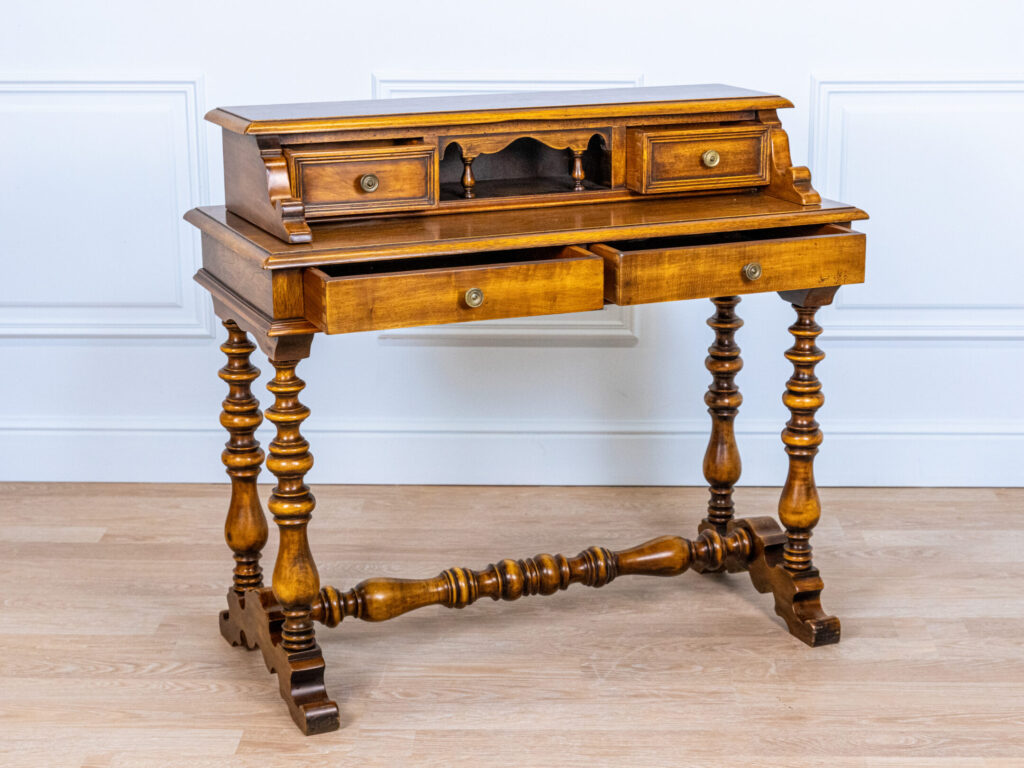 Антикварний стіл-секретер у стилі Неоренесансу