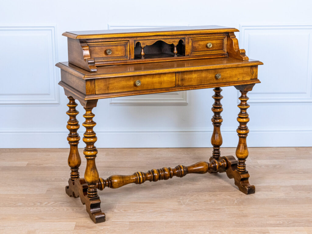 Антикварний стіл-секретер у стилі Неоренесансу