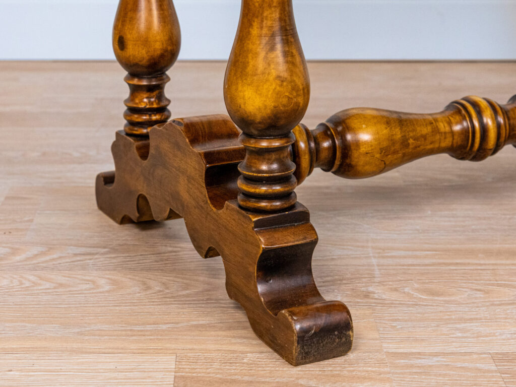 Антикварний стіл-секретер у стилі Неоренесансу