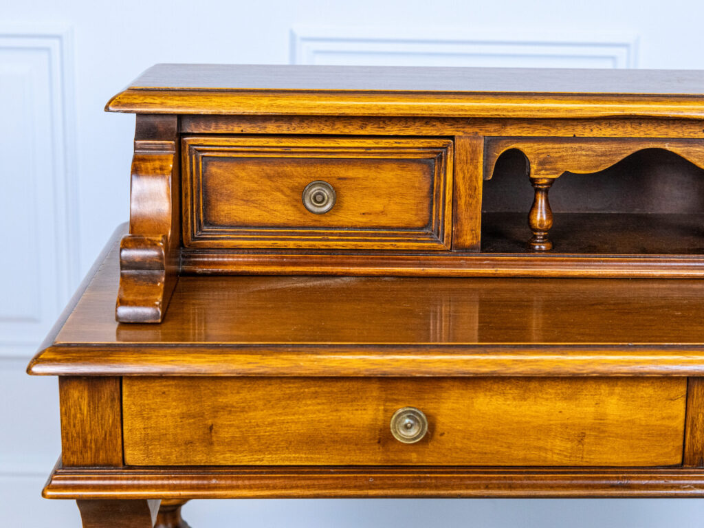 Антикварний стіл-секретер у стилі Неоренесансу