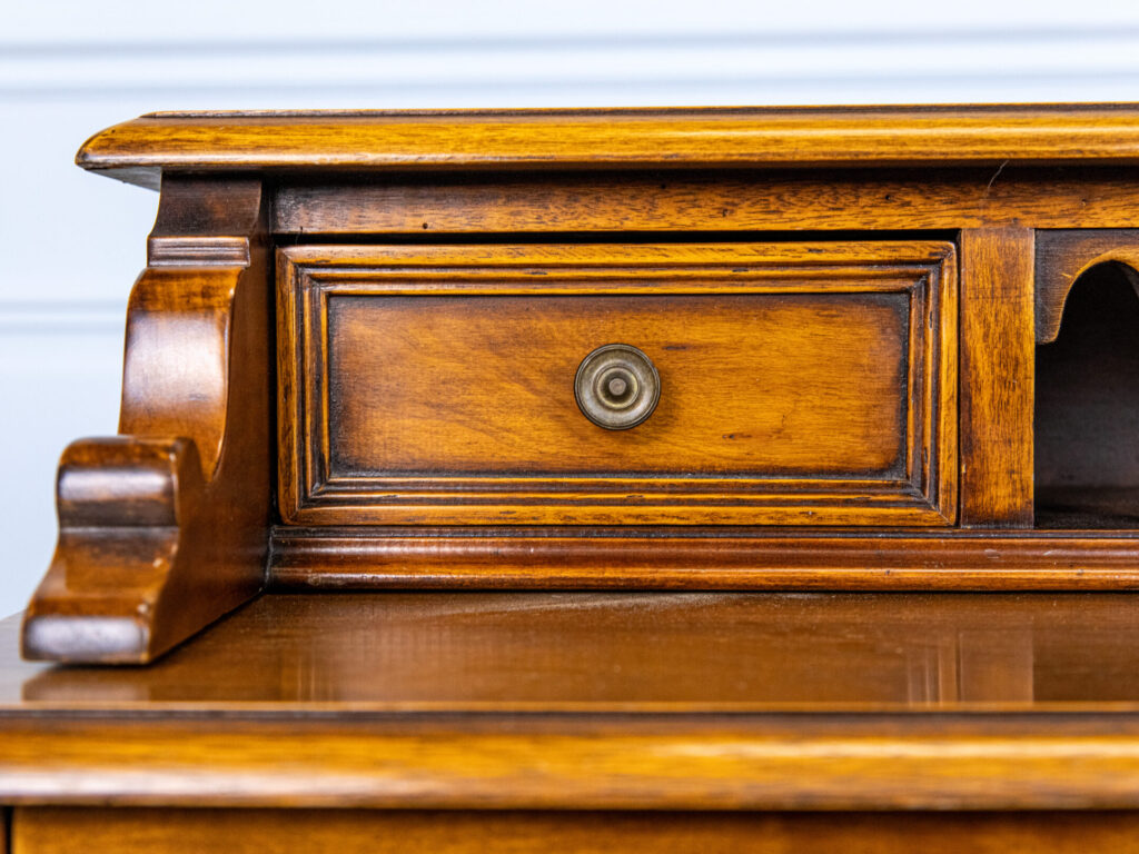 Антикварний стіл-секретер у стилі Неоренесансу