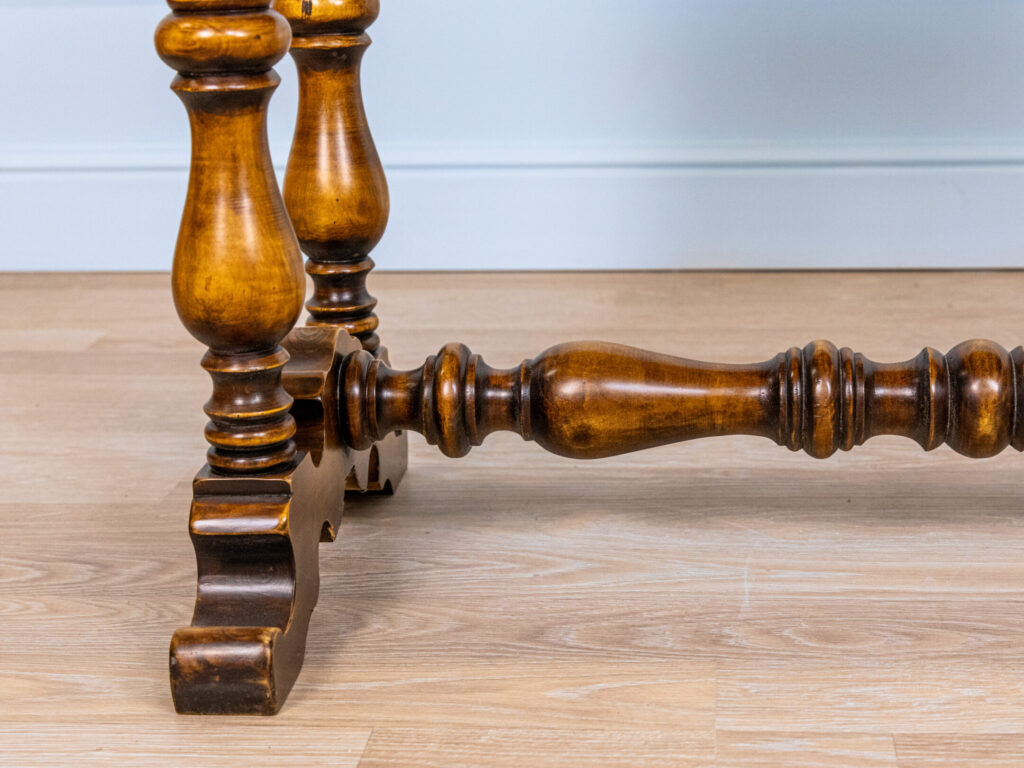 Антикварний стіл-секретер у стилі Неоренесансу