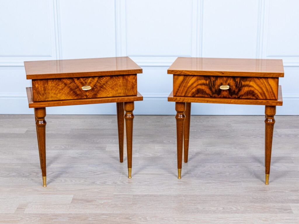 Вінтажні тумбочки/столики