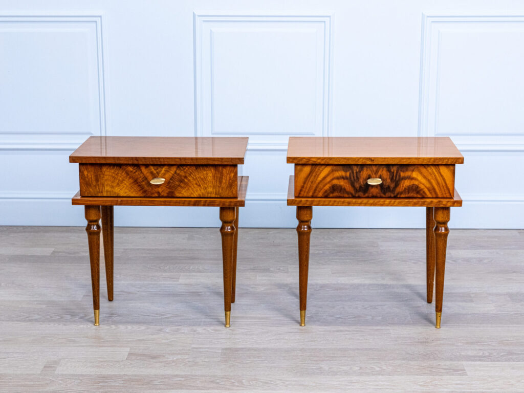 Вінтажні тумбочки/столики