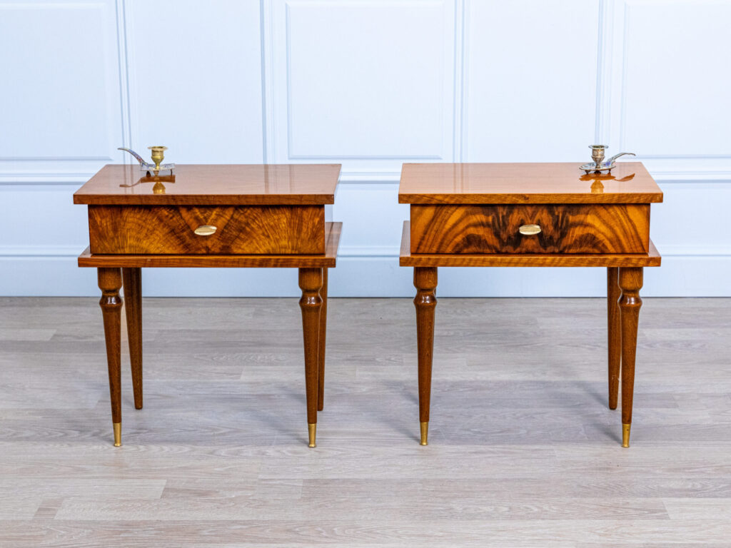 Вінтажні тумбочки/столики