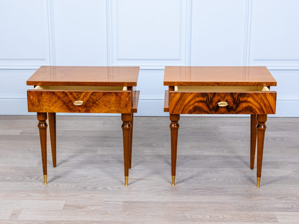 Вінтажні тумбочки/столики