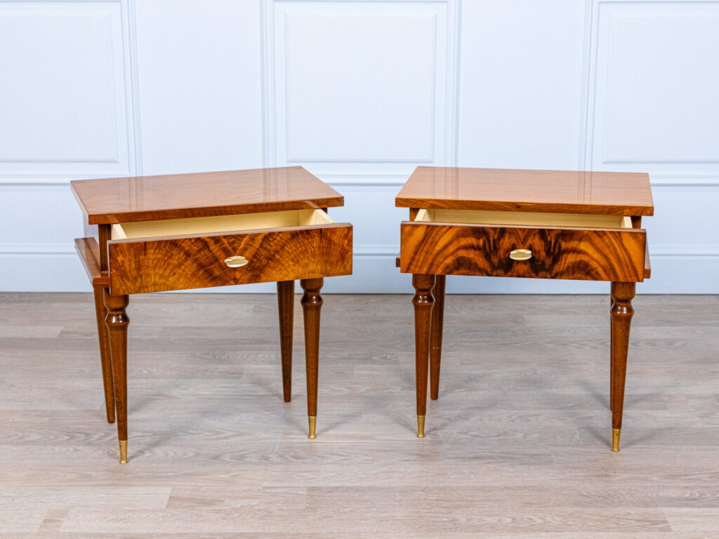 Вінтажні тумбочки/столики