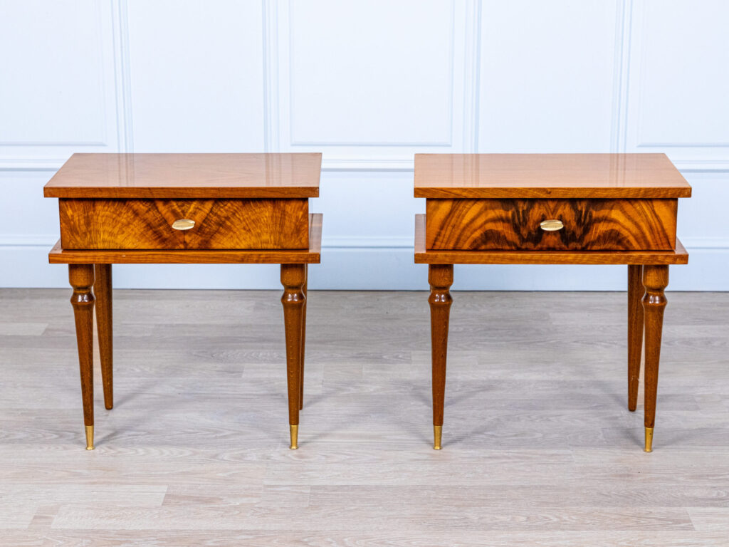 Вінтажні тумбочки/столики