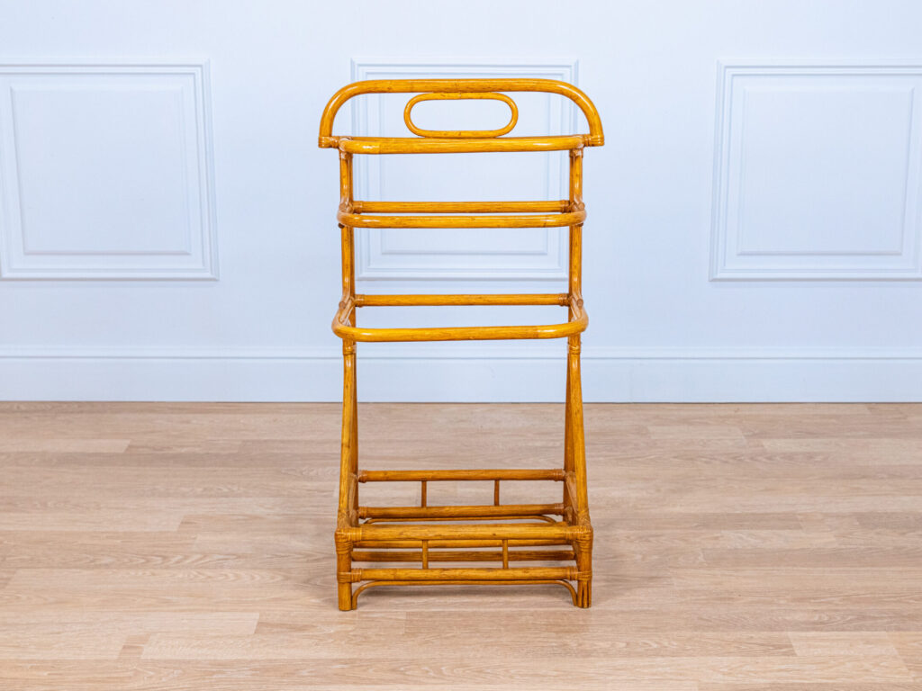 BN4A4609 Вінтажна вішалка-стійка