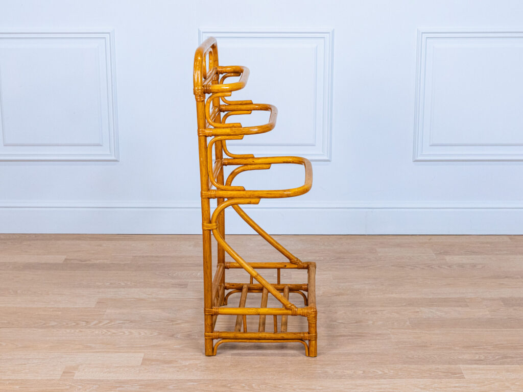 BN4A4619 Вінтажна вішалка-стійка