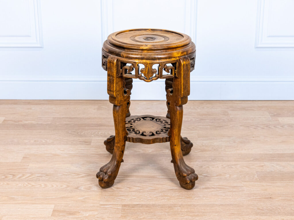 Антикварний столик-підставка