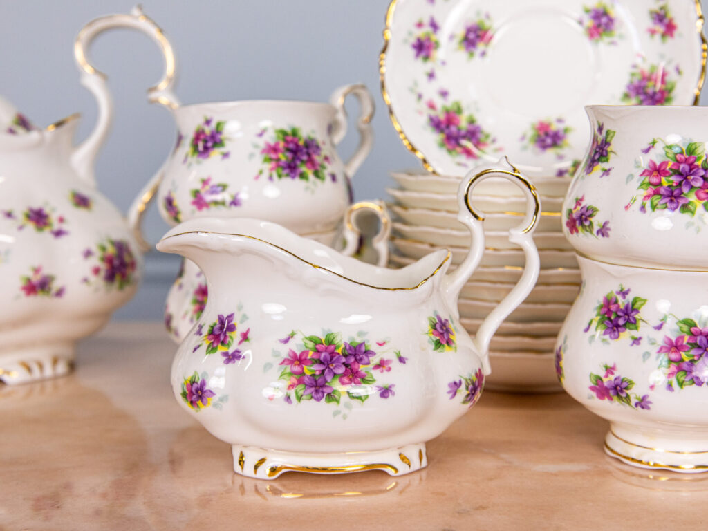 BN4A4671 Чайний сервіз «Violetta», Royal Albert