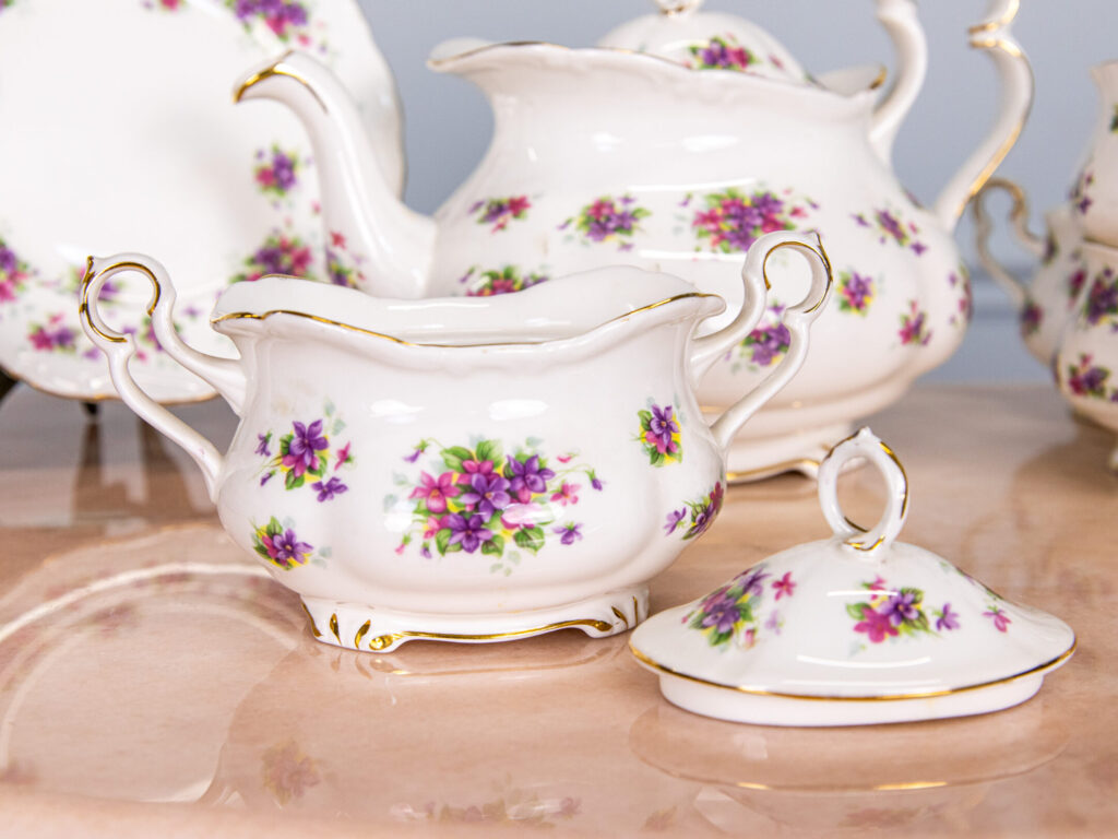 BN4A4680 Чайний сервіз «Violetta», Royal Albert