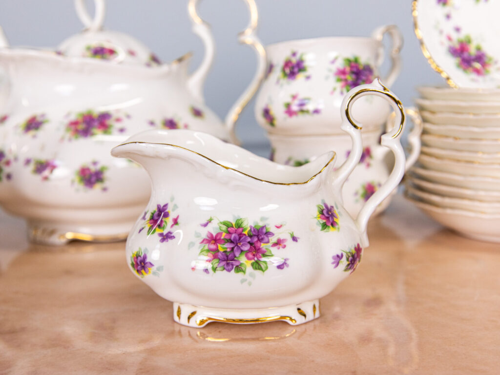 BN4A4683 Чайний сервіз «Violetta», Royal Albert