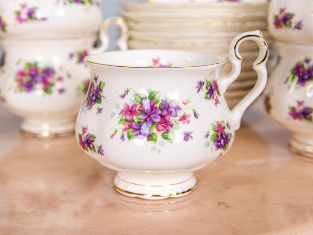 BN4A4690 Чайний сервіз «Violetta», Royal Albert