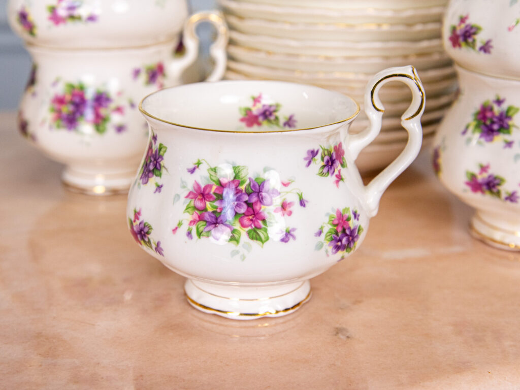 BN4A4691 Чайний сервіз «Violetta», Royal Albert