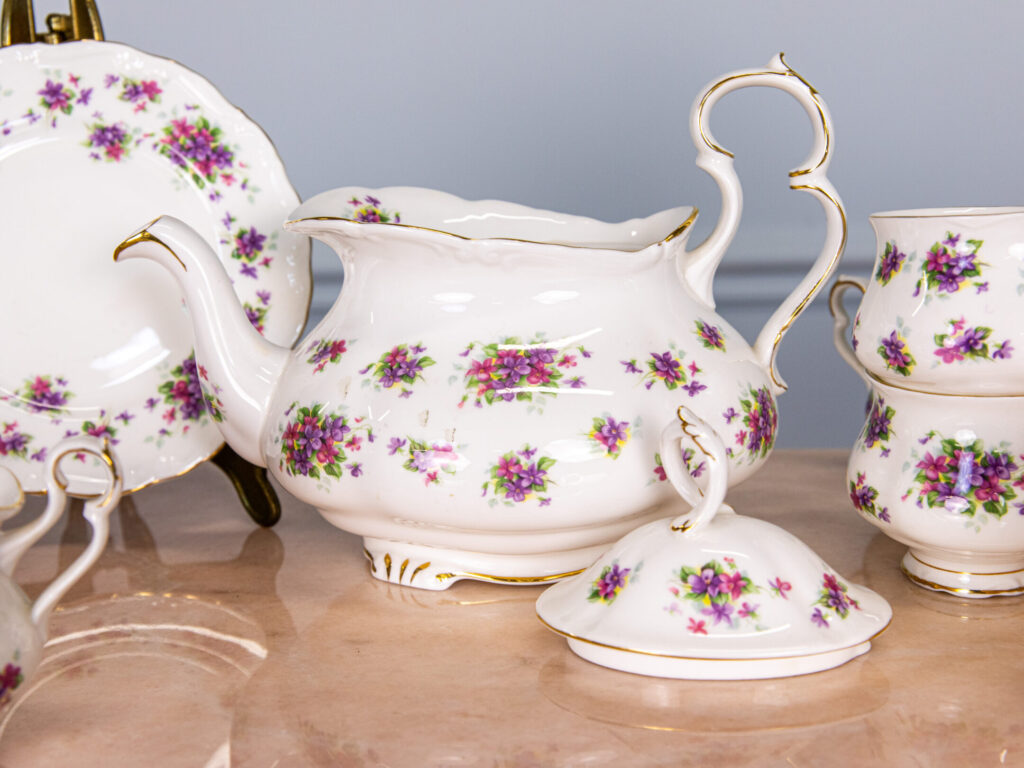 BN4A4694 Чайний сервіз «Violetta», Royal Albert