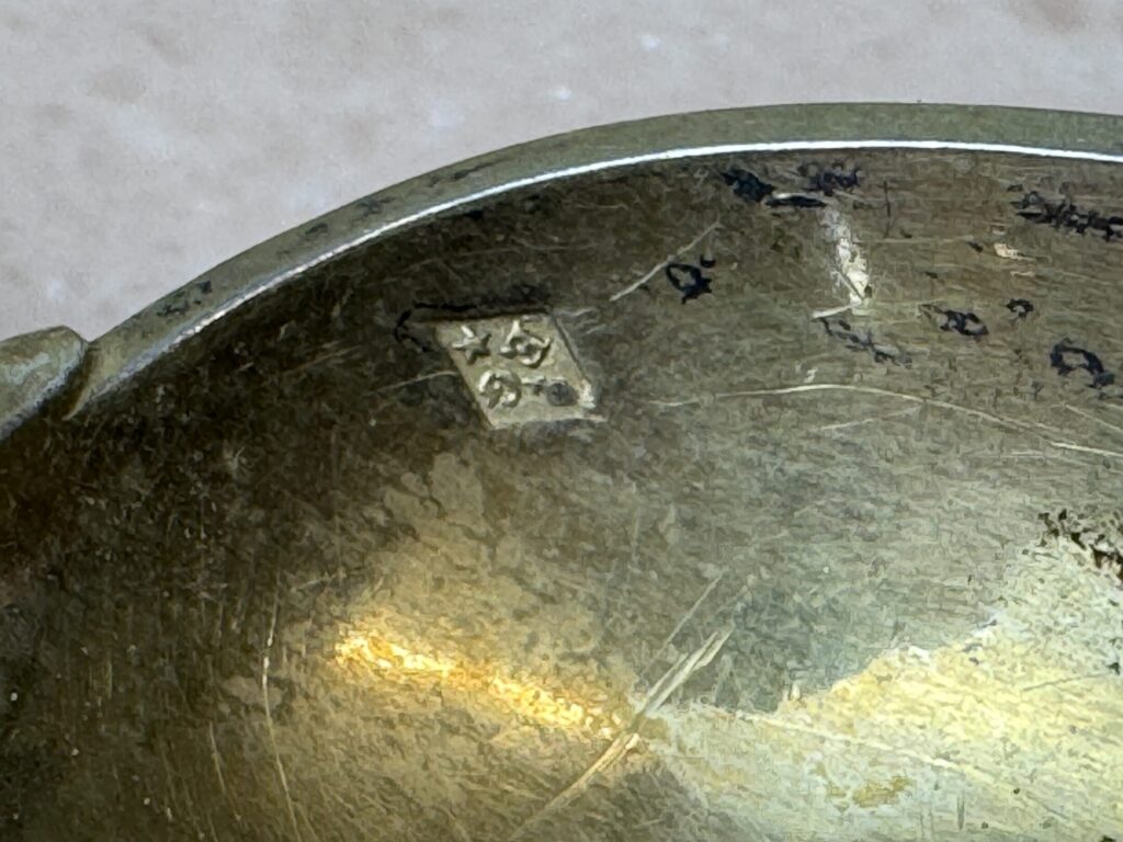 Набір срібних ложок у футлярі