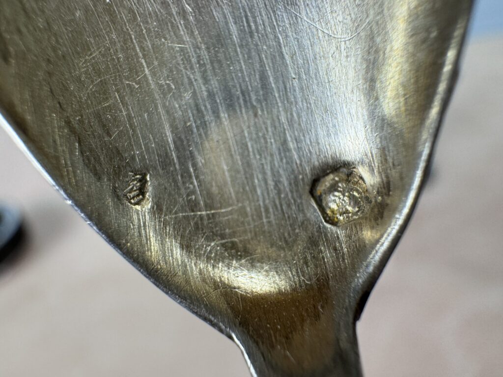 Антикварний срібний набір для подачі яйця