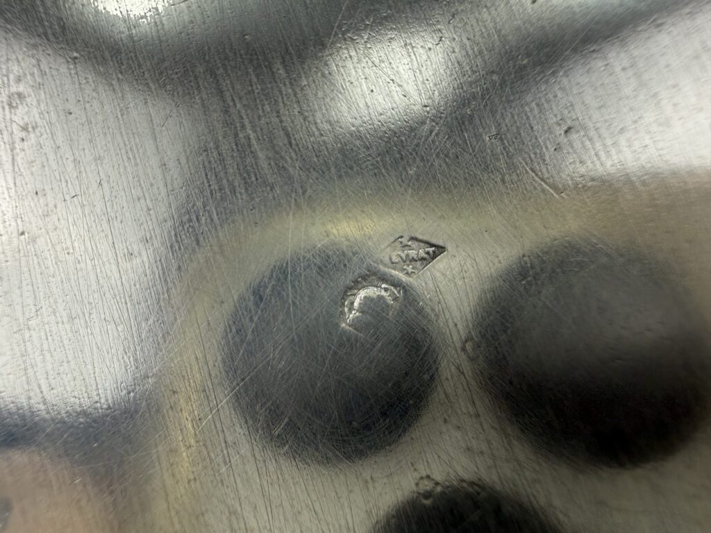 Антикварна срібна тарілка