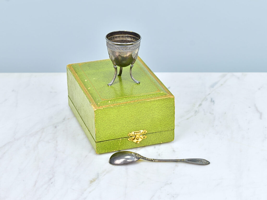 Антикварний срібний набір для сервірування