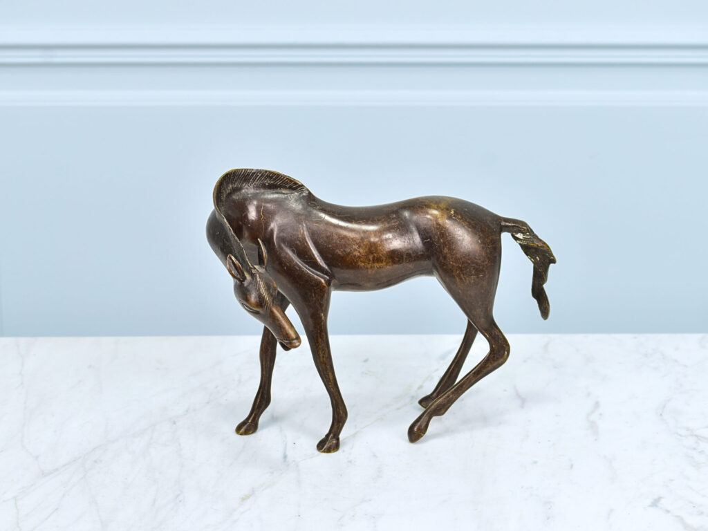 Вінтажна статуетка коня
