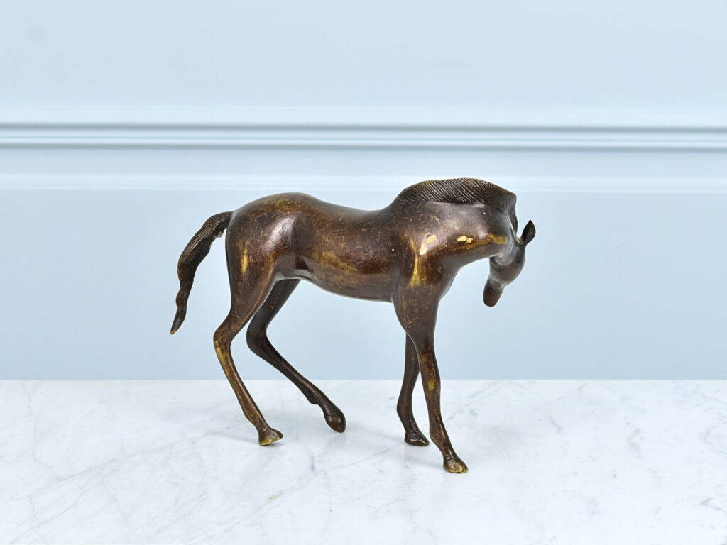 Вінтажна статуетка коня