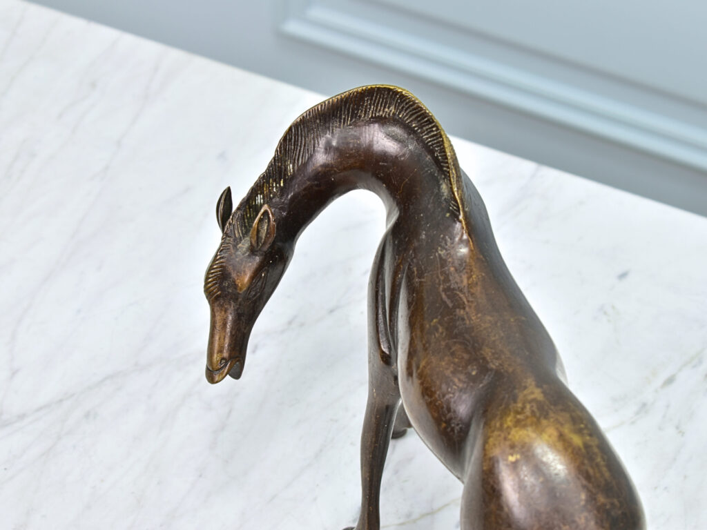 Вінтажна статуетка коня