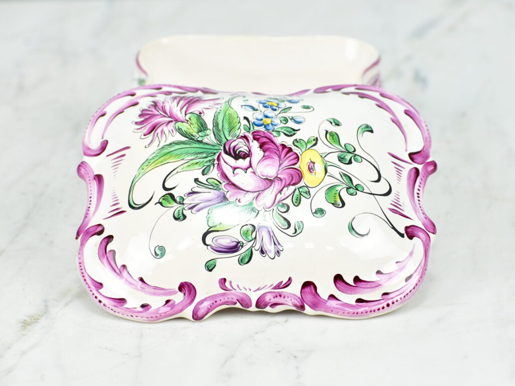 Порцелянова шкатулка з ручним розписом