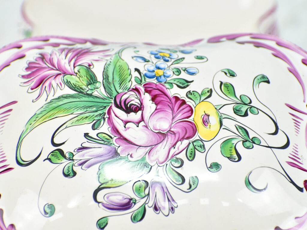 Порцелянова шкатулка з ручним розписом