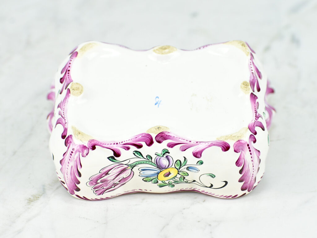 Порцелянова шкатулка з ручним розписом