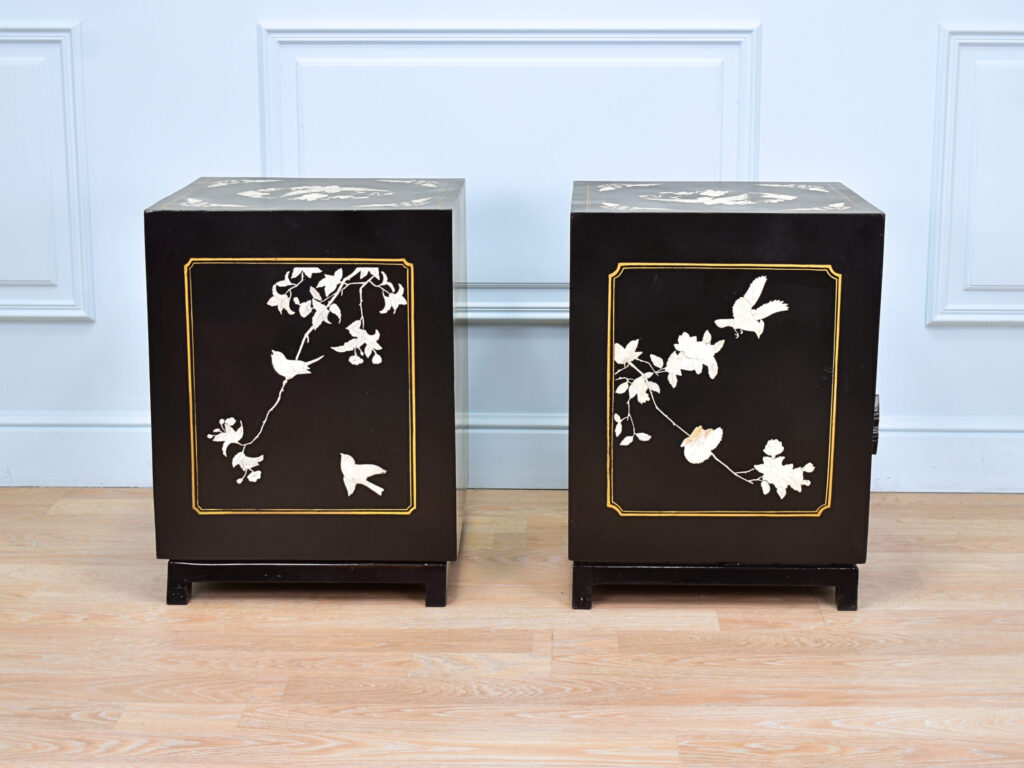 Вінтажні тумбочки в стилі Шинуазрі