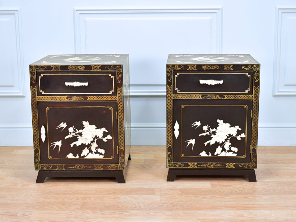 Вінтажні тумбочки в стилі Шинуазрі