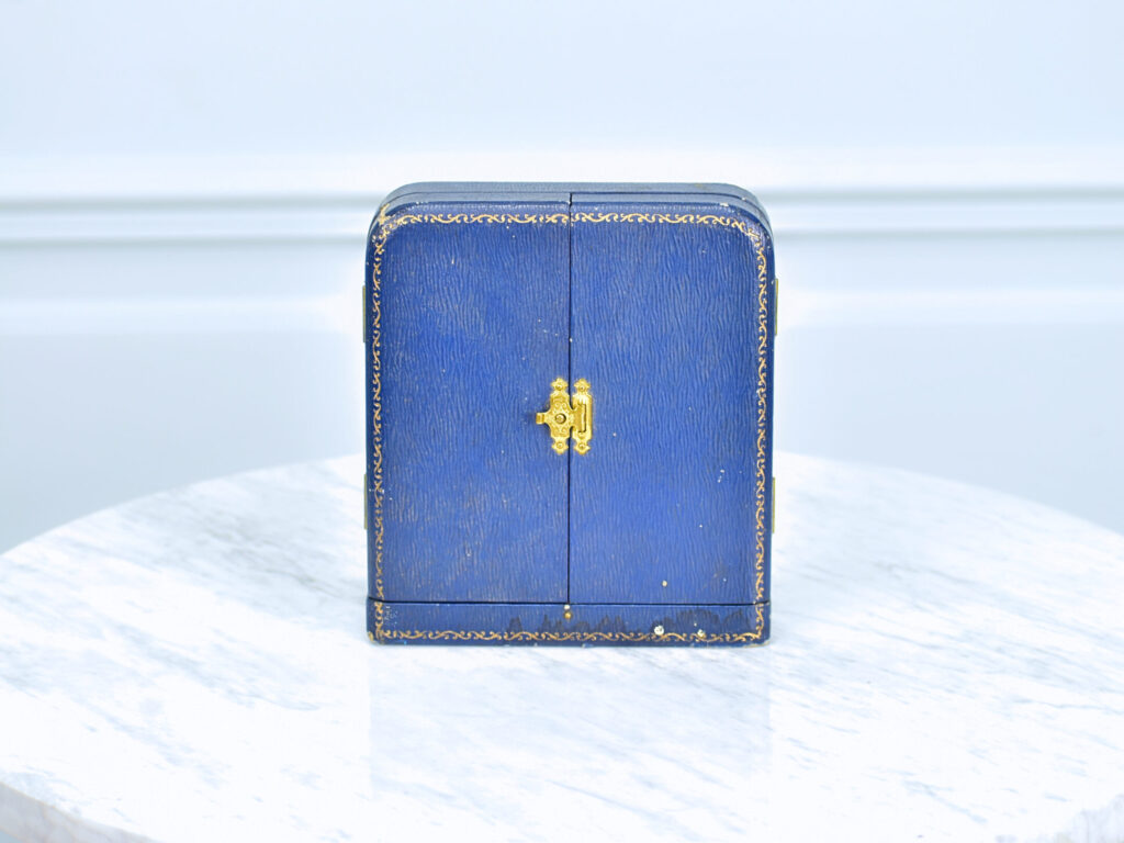 IMG_9403 Антикварний швейний набір