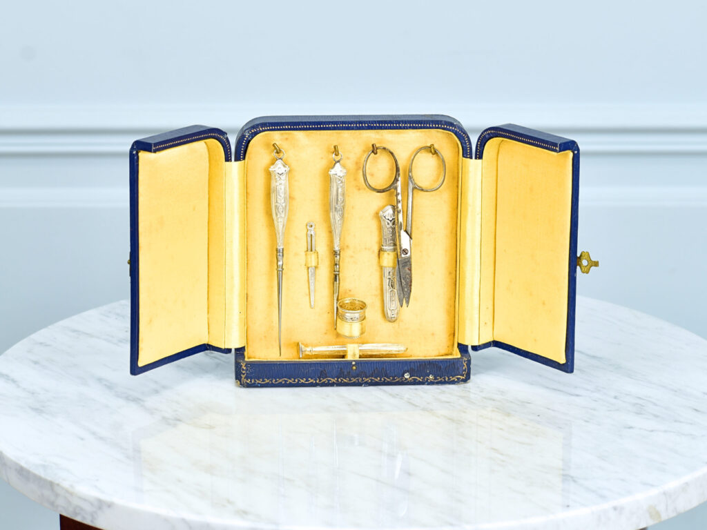 IMG_9405 Антикварний швейний набір