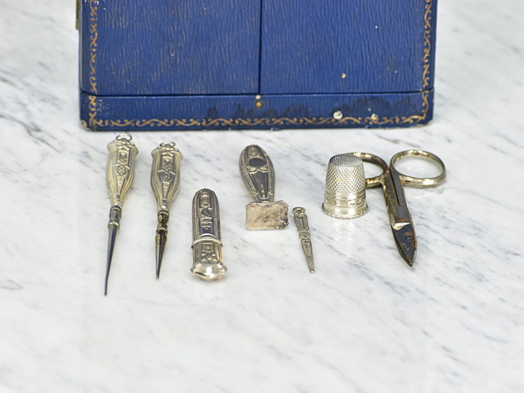 IMG_9407 Антикварний швейний набір