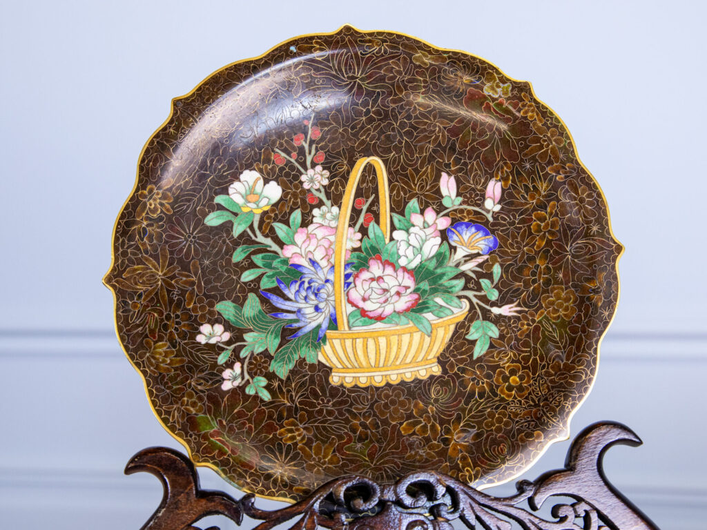 Антикварні декоративні тарілки в техніці Клуазоне