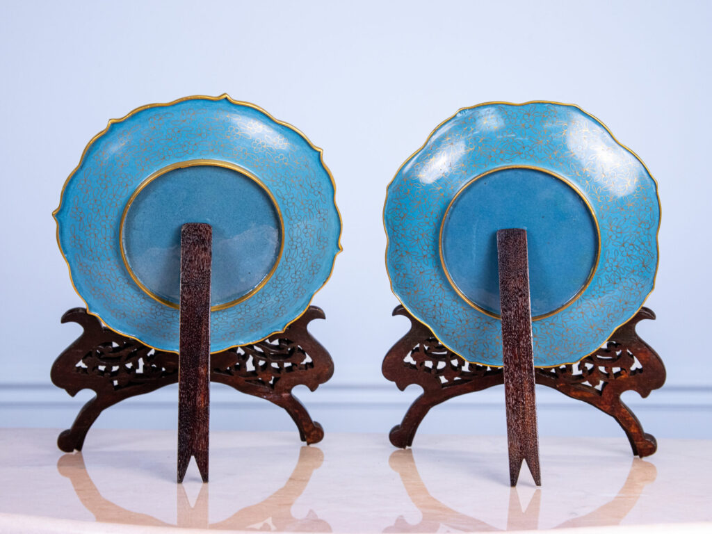 Антикварні декоративні тарілки в техніці Клуазоне