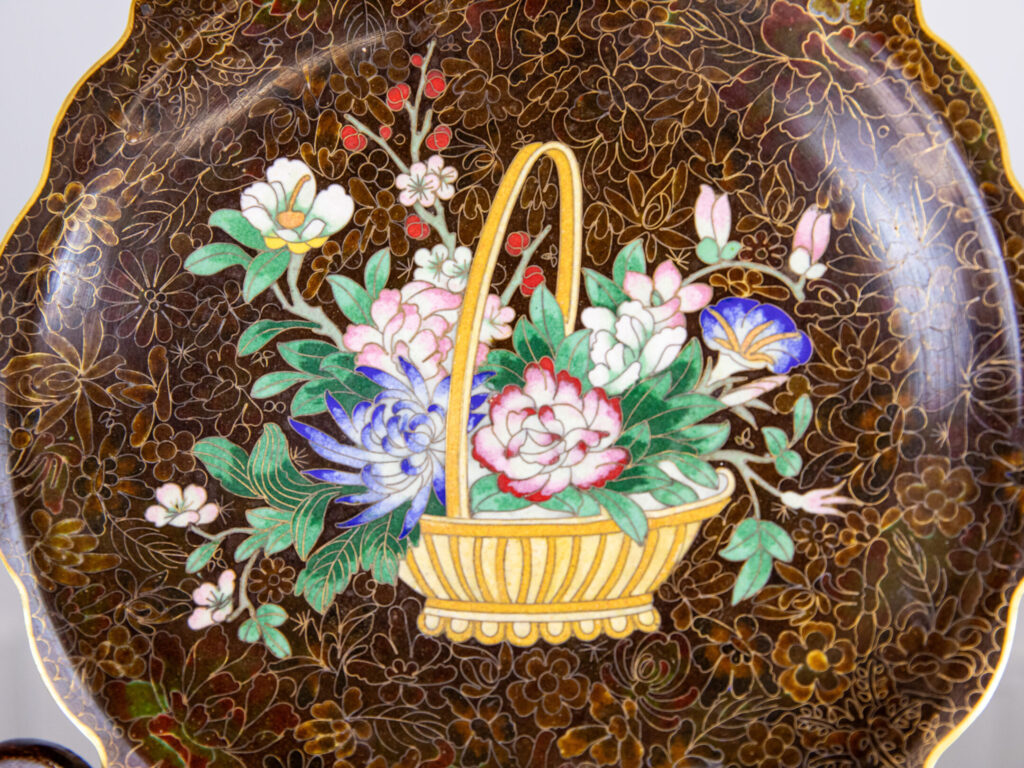 Антикварні декоративні тарілки в техніці Клуазоне