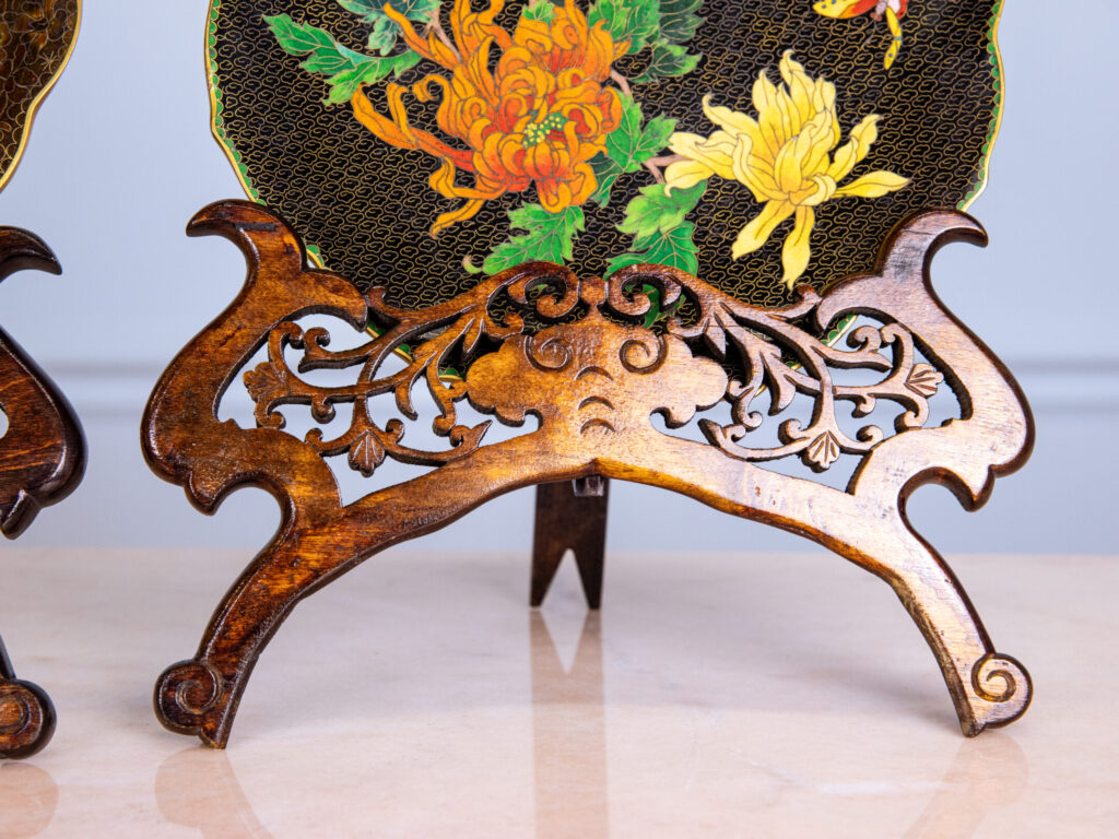 Антикварні декоративні тарілки в техніці Клуазоне