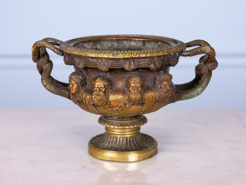 Антикварна ваза «Ворік» (Warwick Vase)