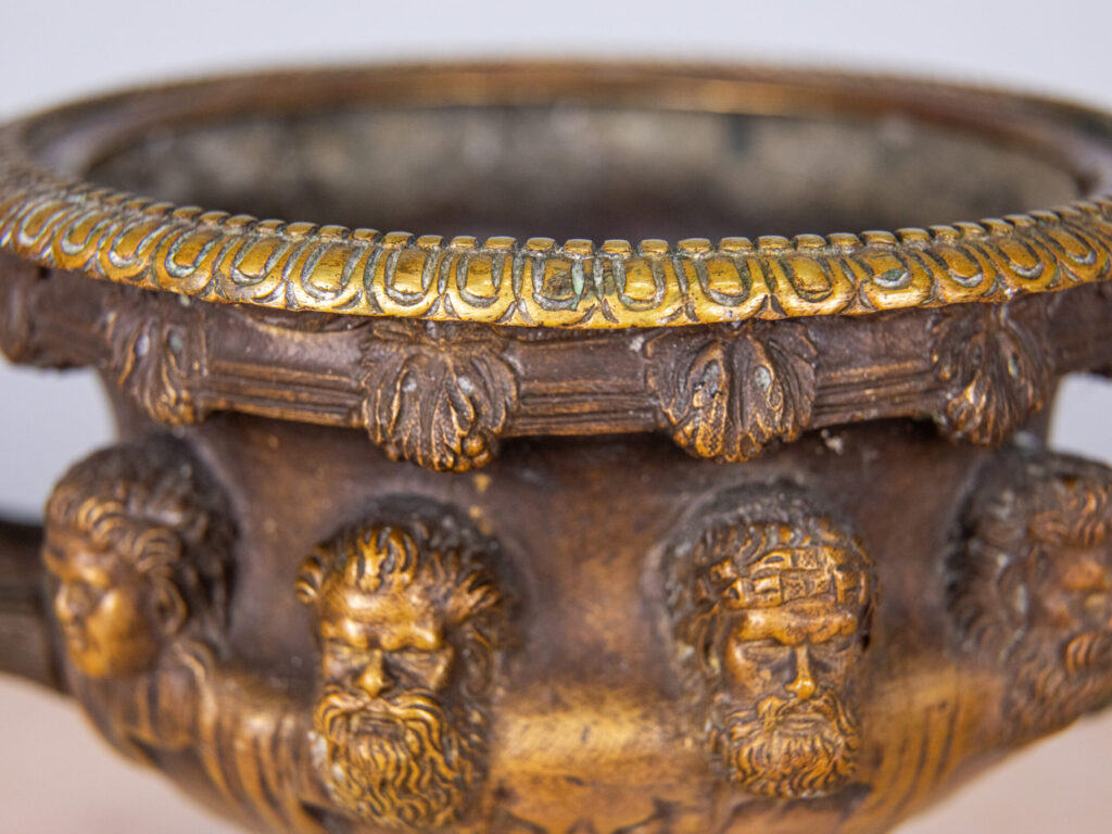 Антикварна ваза «Ворік» (Warwick Vase)