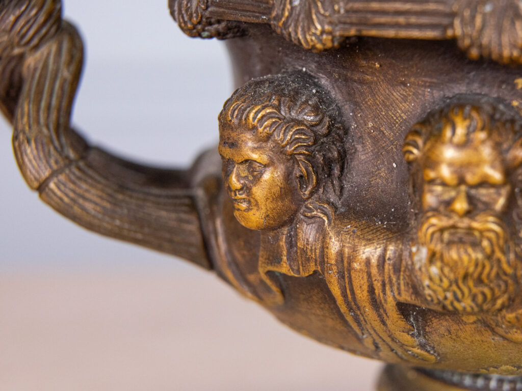 Антикварна ваза «Ворік» (Warwick Vase)