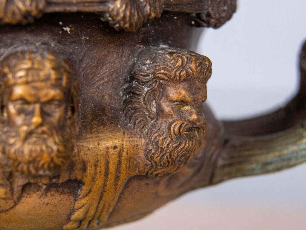 Антикварна ваза «Ворік» (Warwick Vase)