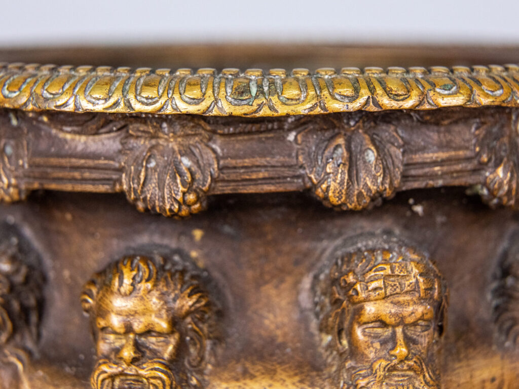 Антикварна ваза «Ворік» (Warwick Vase)